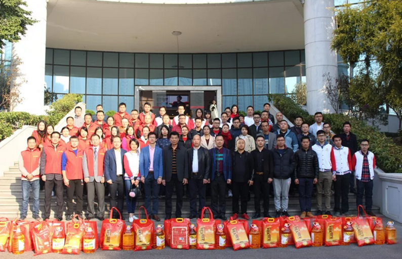 Gratitude & Love in Winter Solstice, Foshan Home Materials Chamber Party Branch Organizes Longjiang Markets' Winter Charity for Vulnerable Groups